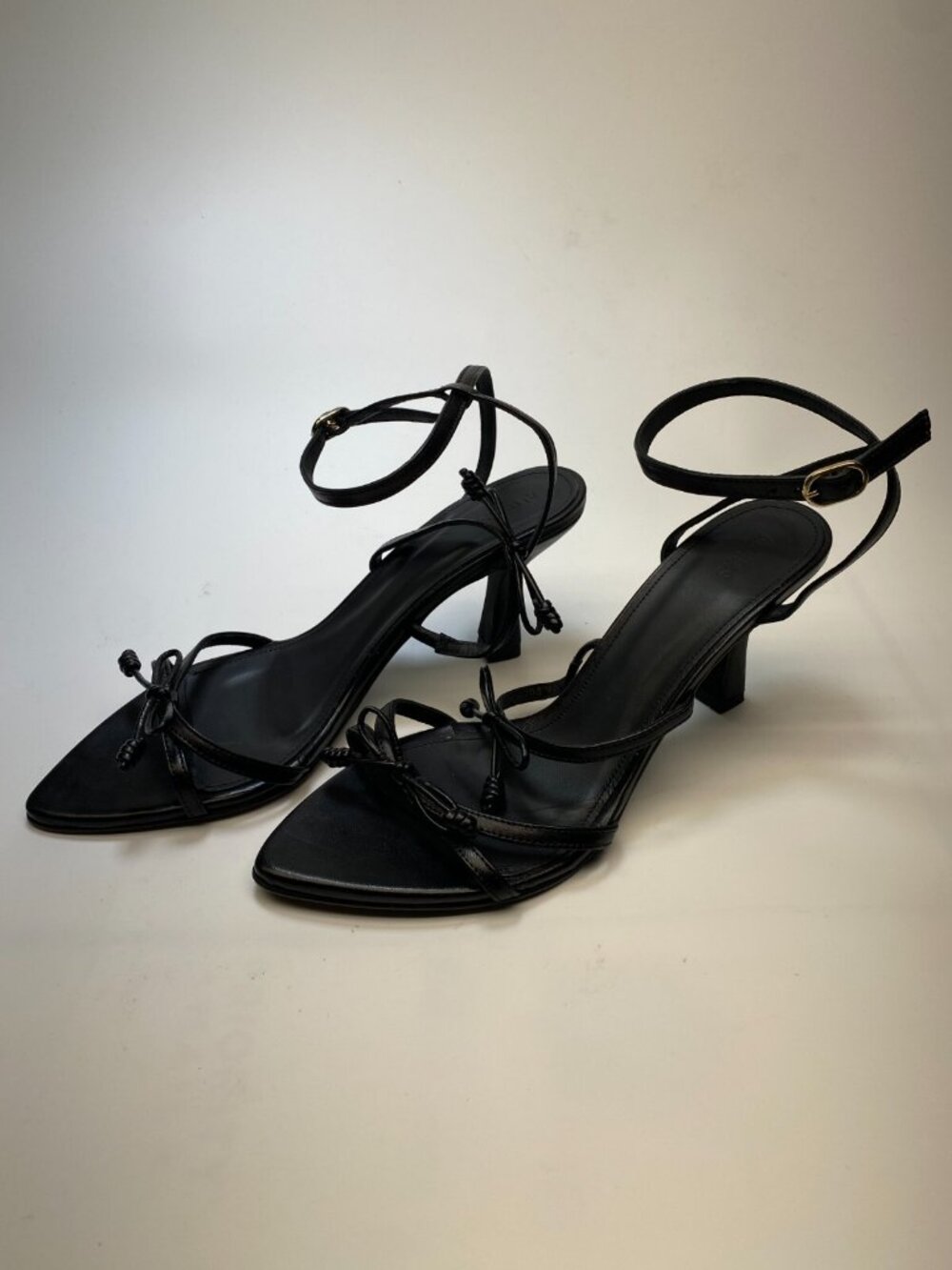 Alohas Womens Malia Ankle Strap Pointed Toe Bow Strap Heel Sandal Sz 10.5
